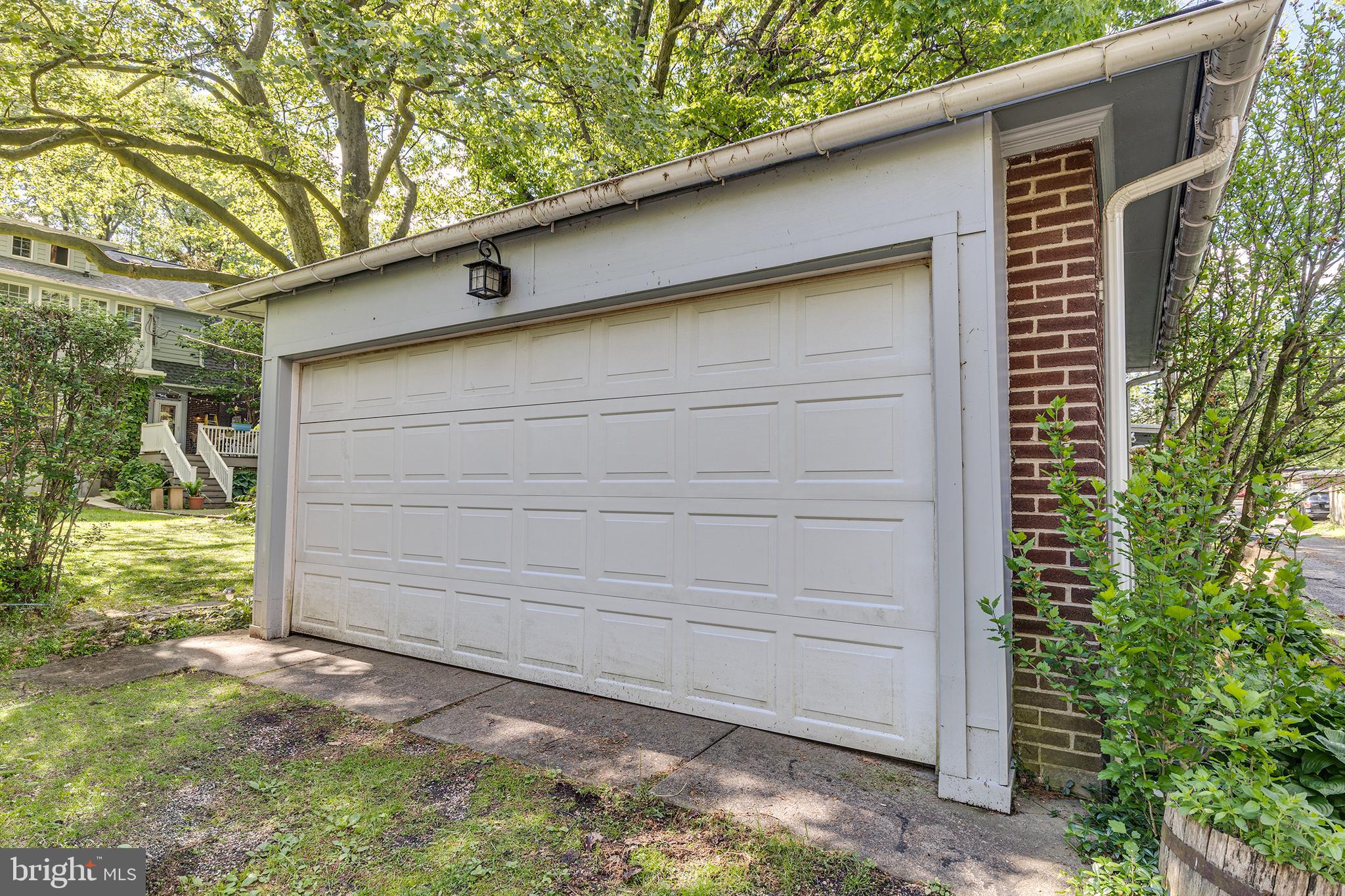 SCHOOL LANE HILLS - Residential