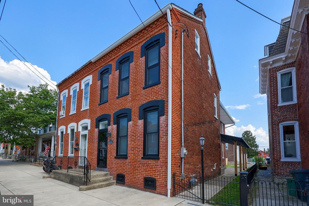 Photo of 724 Walnut Street, COLUMBIA, PA 17512 (MLS # PALA2074904)