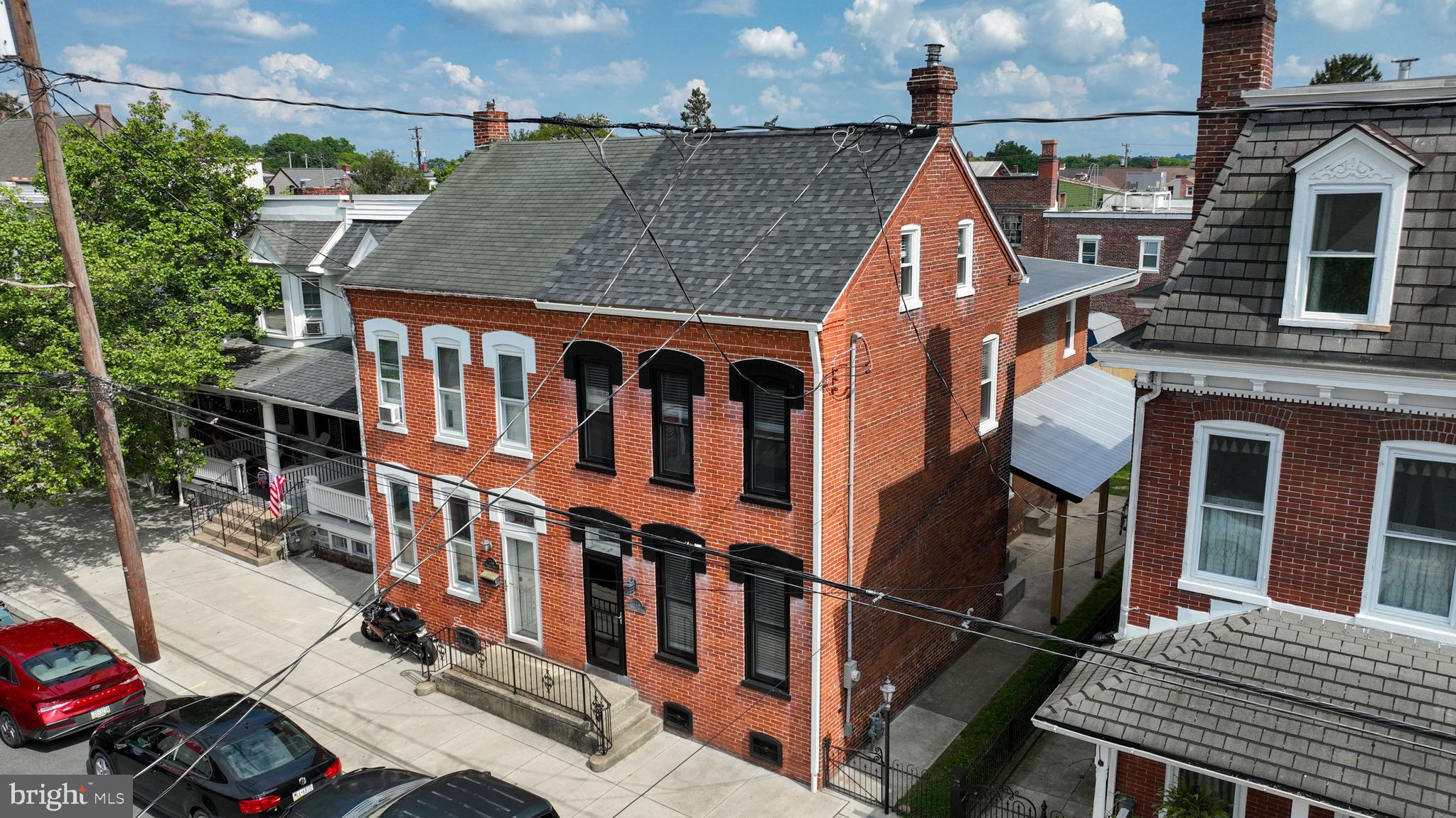 724 WALNUT STREET