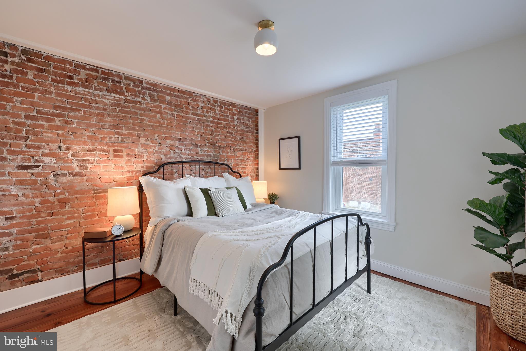 724 WALNUT STREET