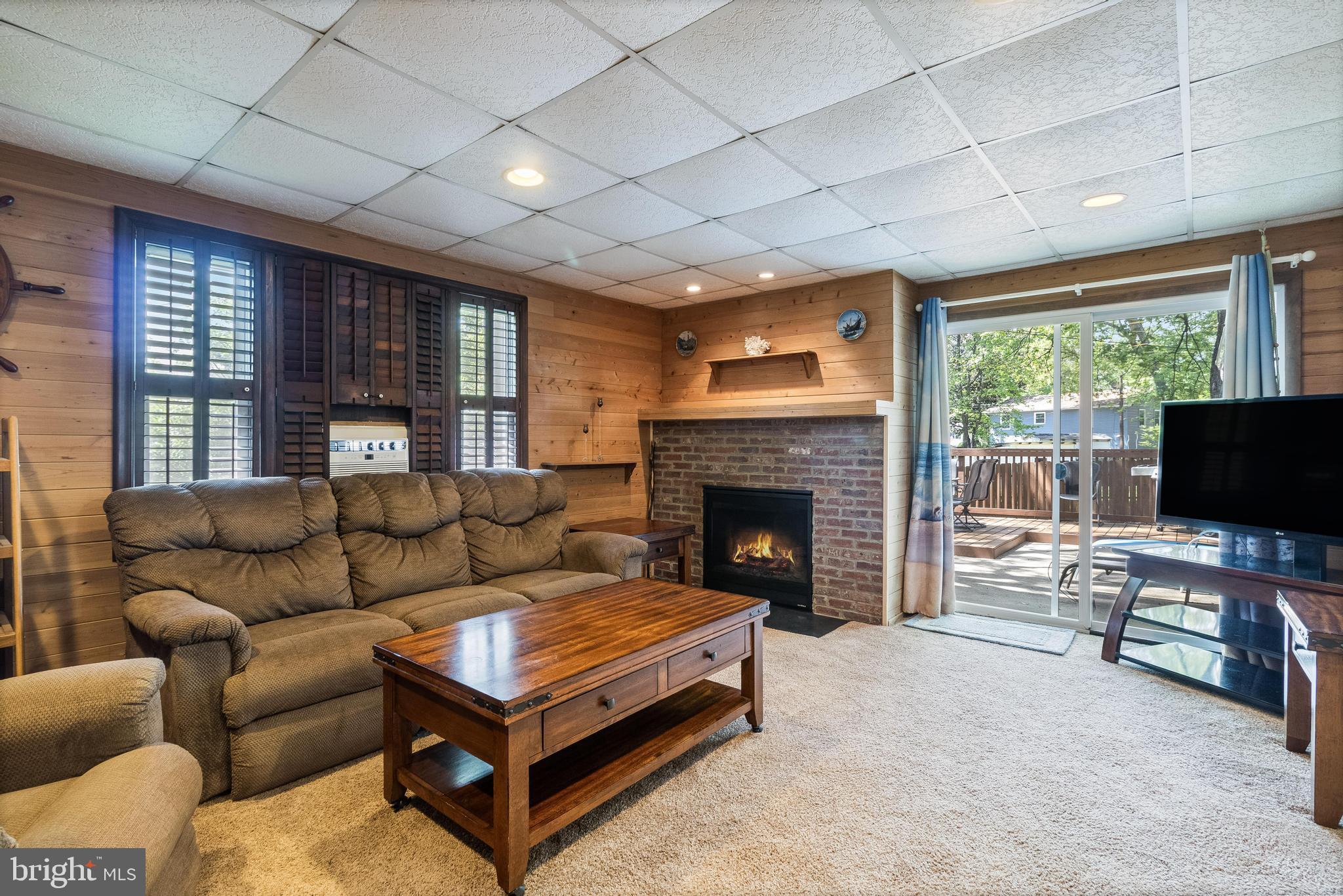 803 AVEDON COURT