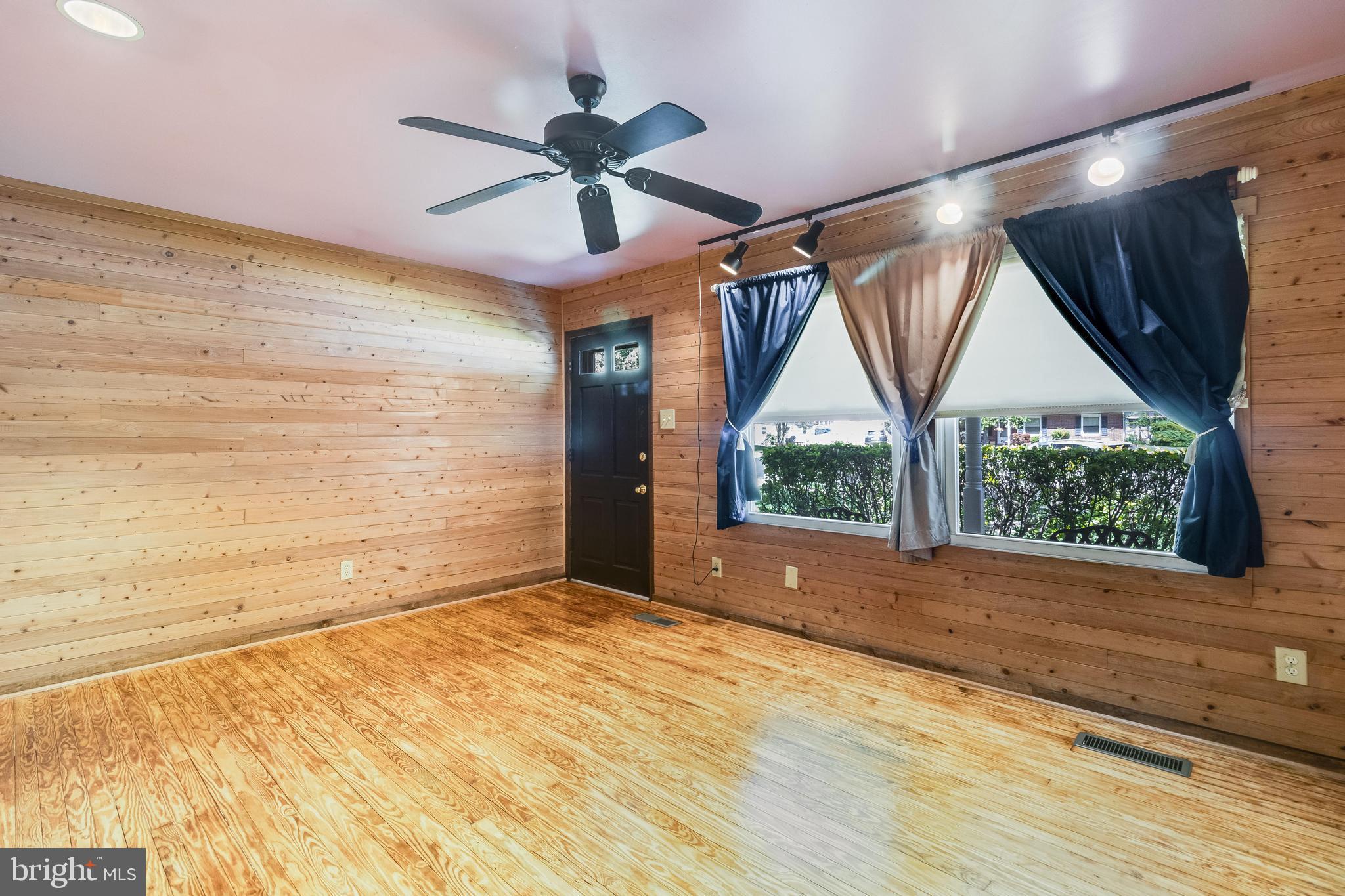 ST CHARLES - CARRINGTON - Residential