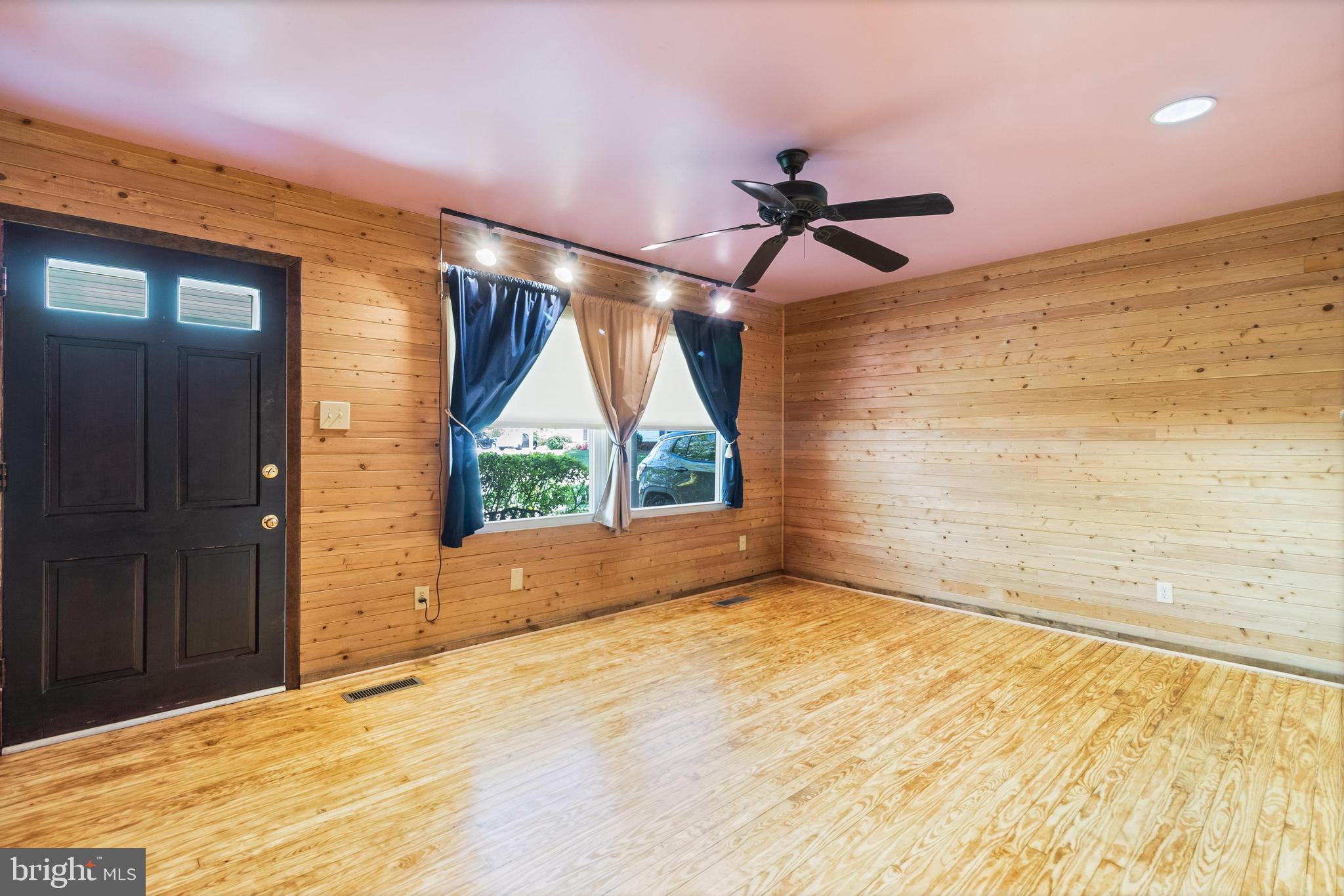 ST CHARLES - CARRINGTON - Residential