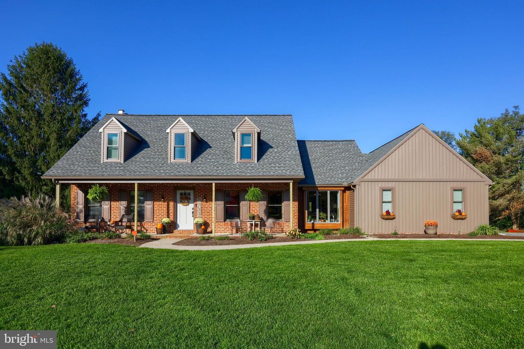 Photo of 65 Vanderbilt Drive, Brownstown, PA 17508 (MLS # PALA2042864)