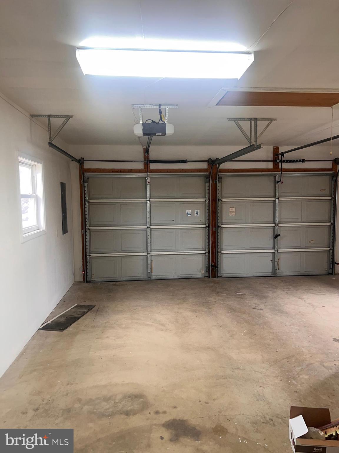 BRIAR RUN - Residential Lease