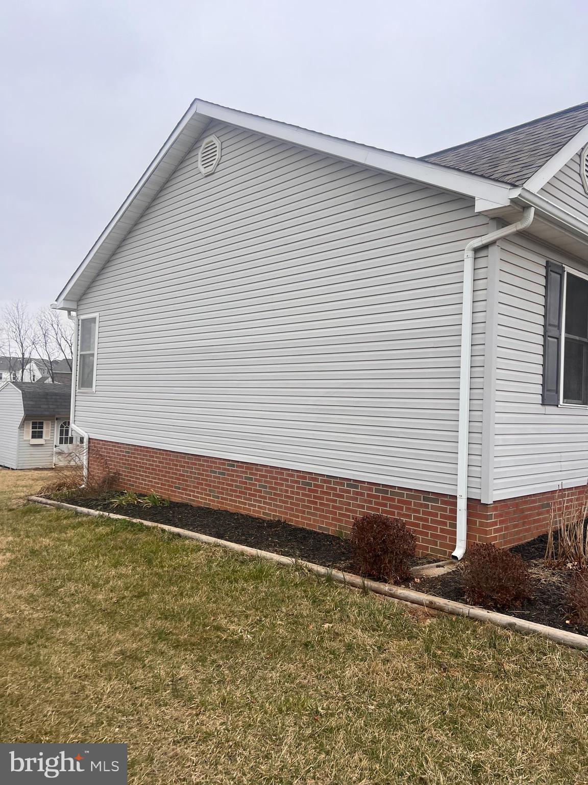 BRIAR RUN - Residential Lease