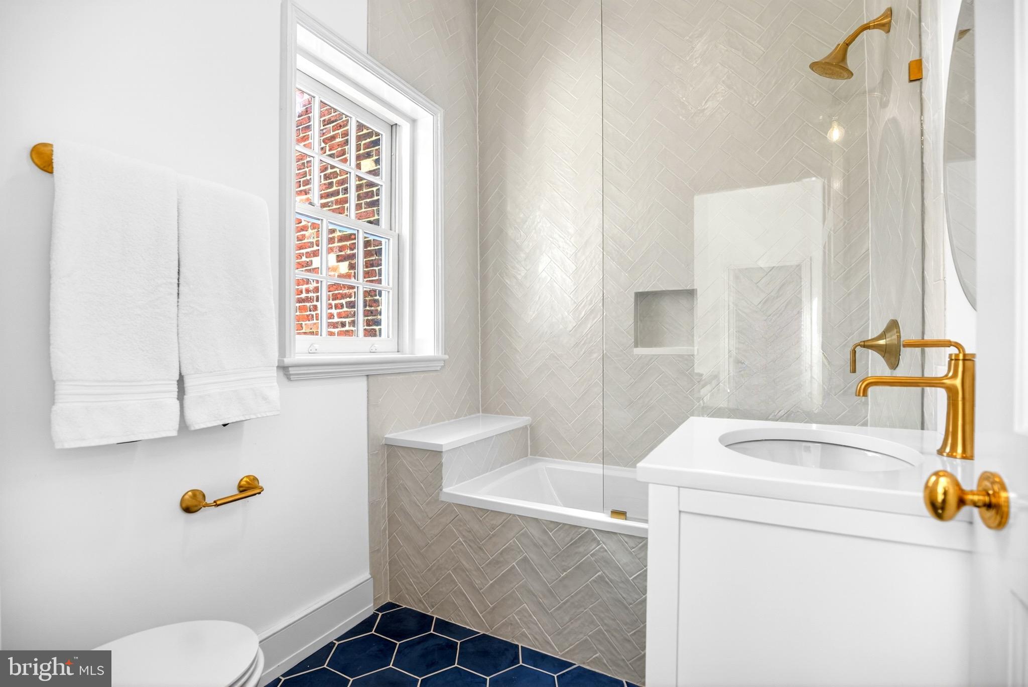 SOCIETY HILL - Residential