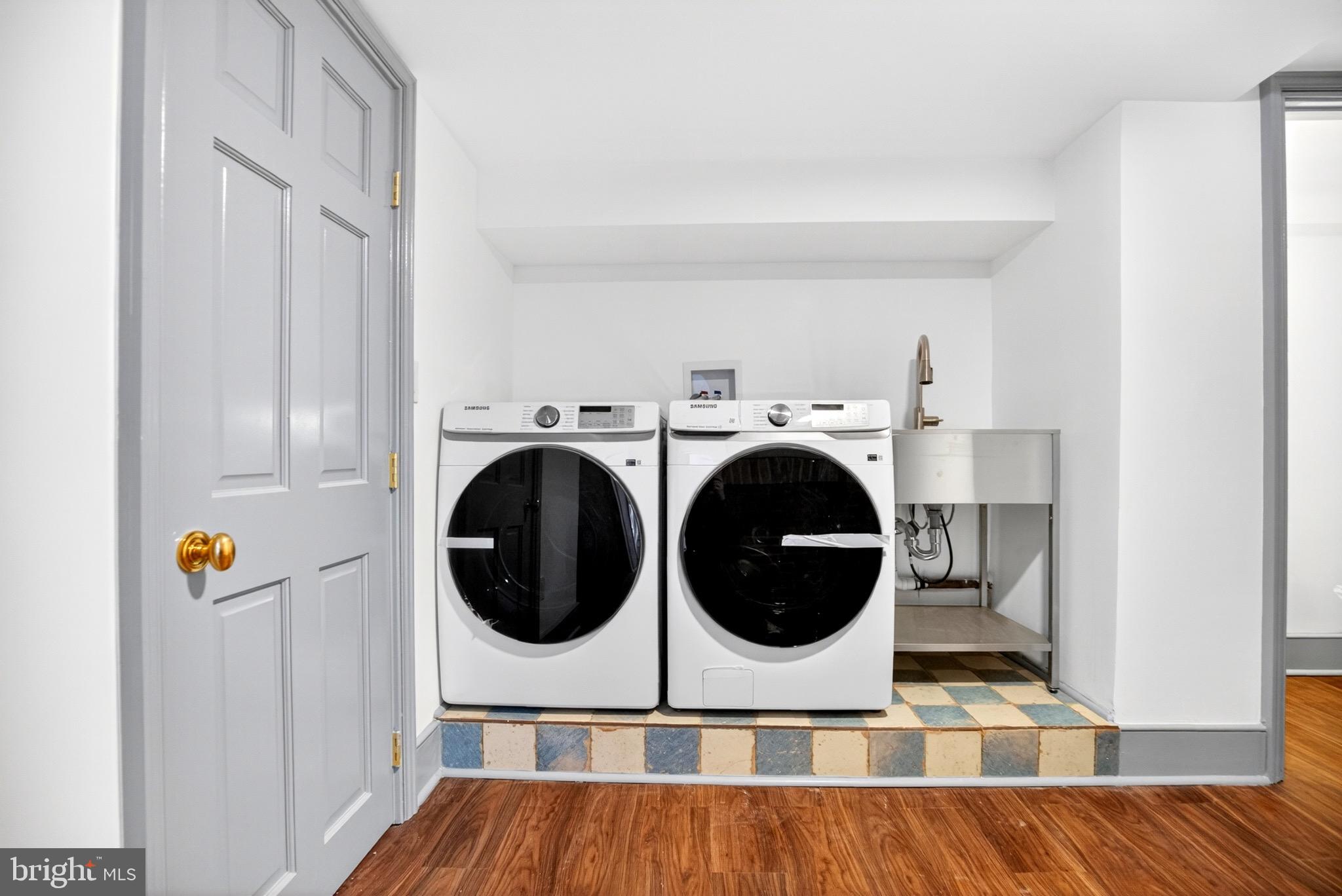 SOCIETY HILL - Residential