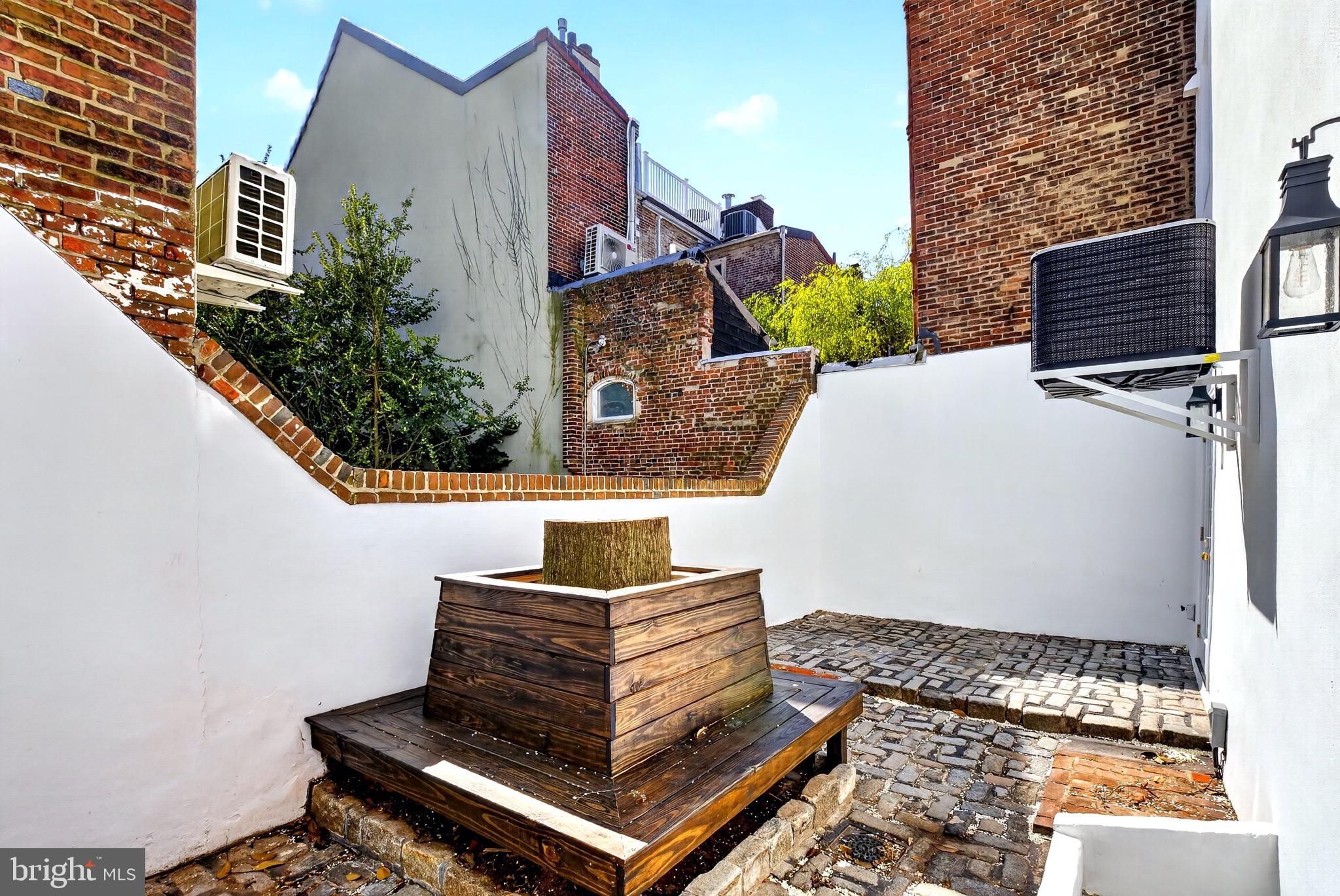 SOCIETY HILL - Residential