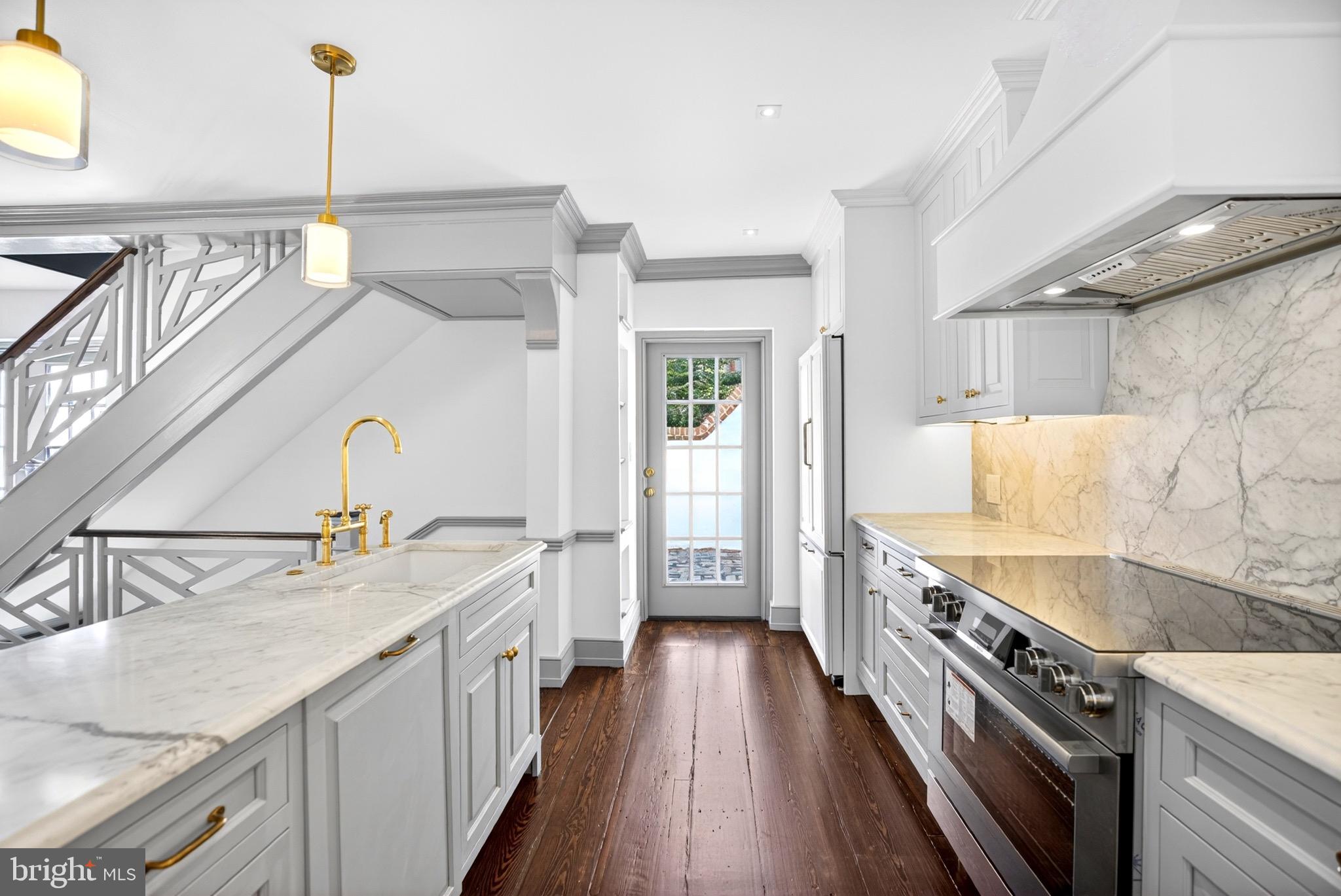 SOCIETY HILL - Residential