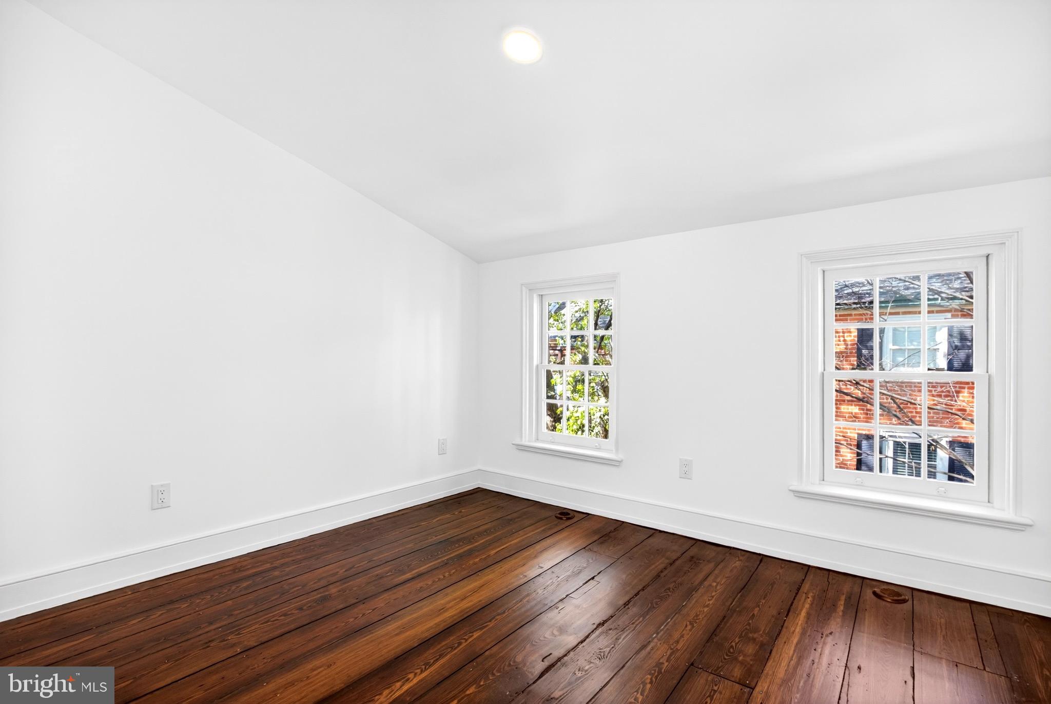 SOCIETY HILL - Residential