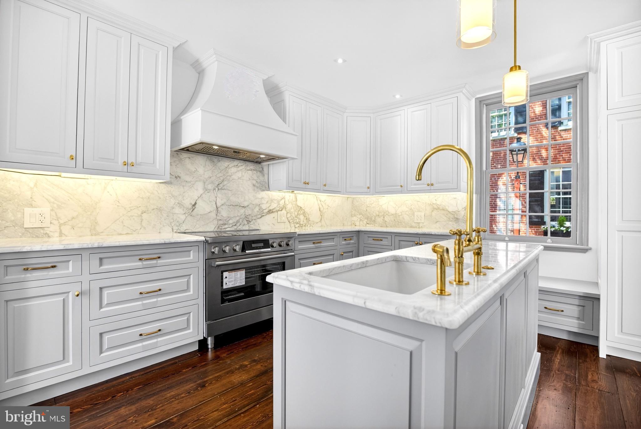 SOCIETY HILL - Residential