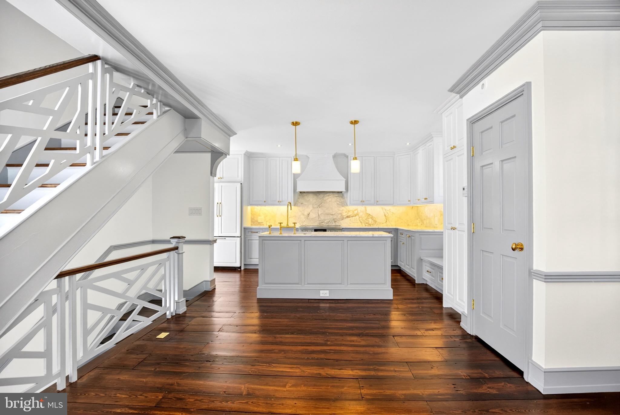 SOCIETY HILL - Residential