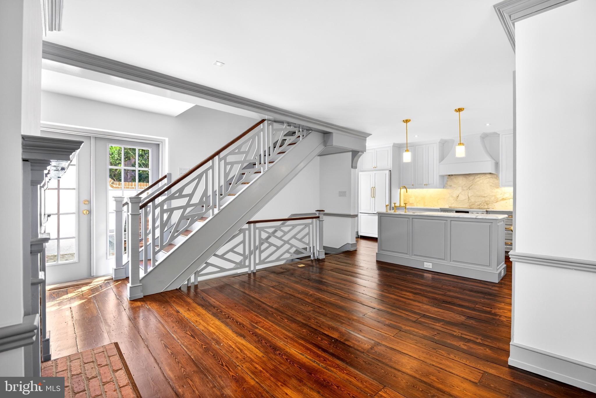 SOCIETY HILL - Residential