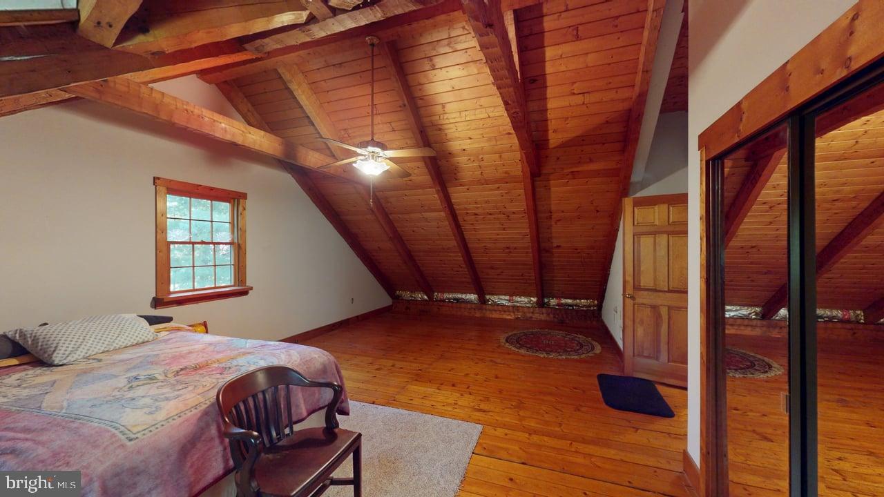 PARKS HOLLOW - Residential