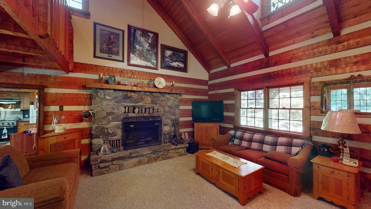 PARKS HOLLOW - Residential