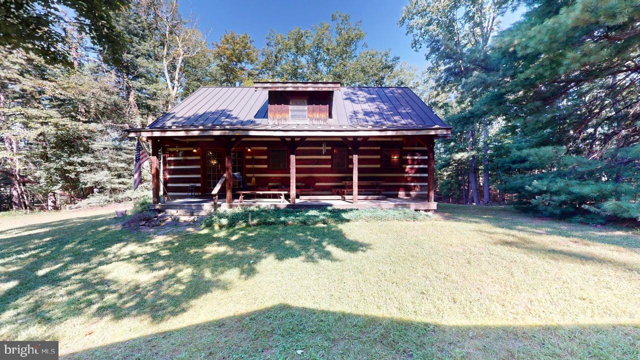 PARKS HOLLOW - Residential