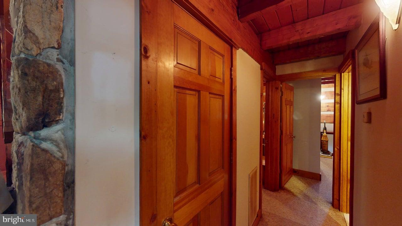 PARKS HOLLOW - Residential