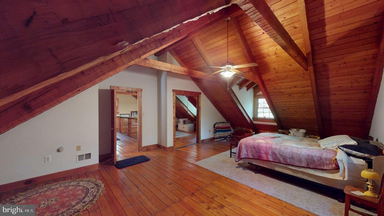 PARKS HOLLOW - Residential