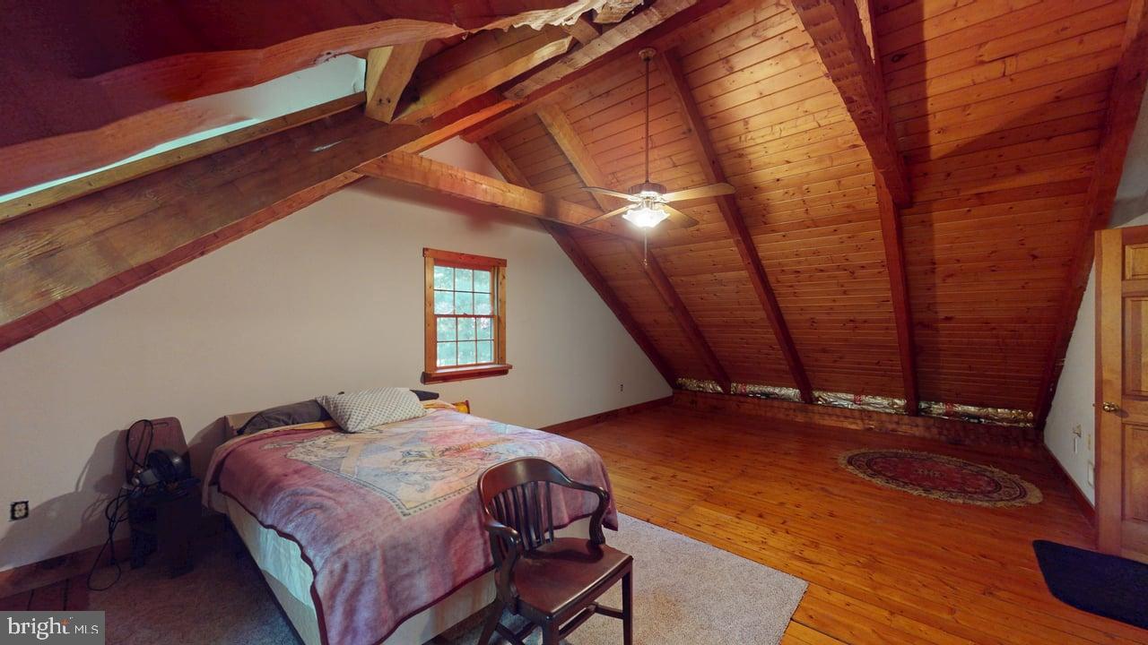 PARKS HOLLOW - Residential