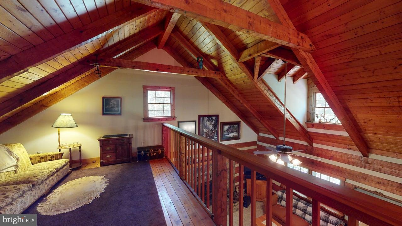 PARKS HOLLOW - Residential