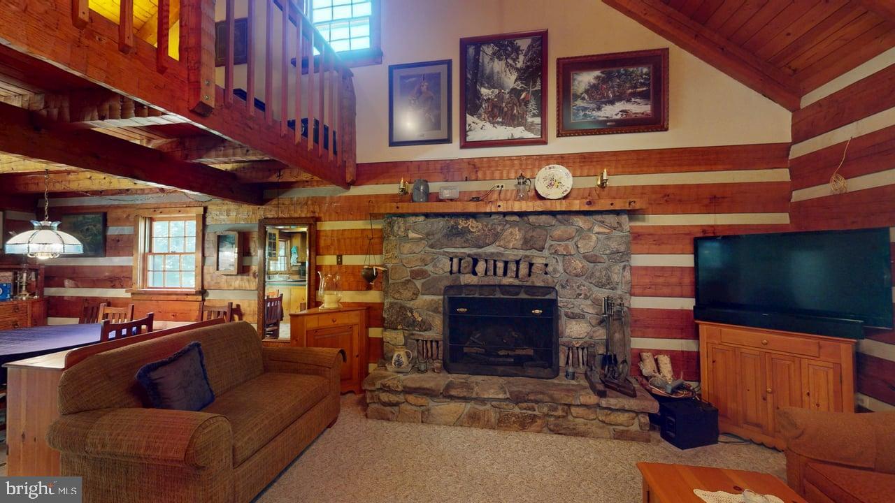 PARKS HOLLOW - Residential