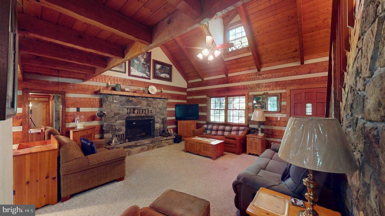 PARKS HOLLOW - Residential