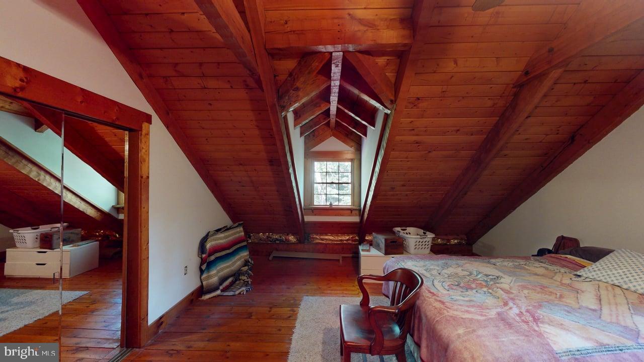 PARKS HOLLOW - Residential