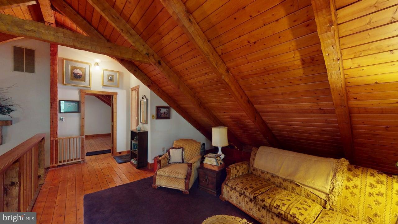 PARKS HOLLOW - Residential