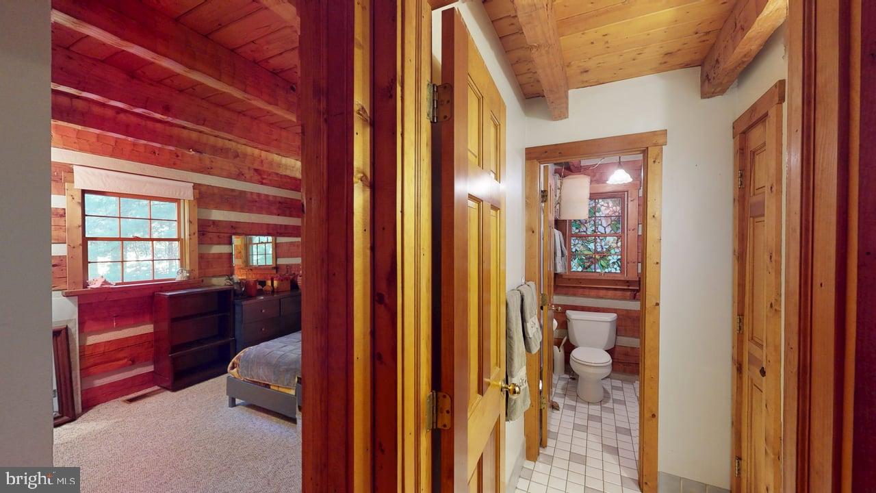 PARKS HOLLOW - Residential