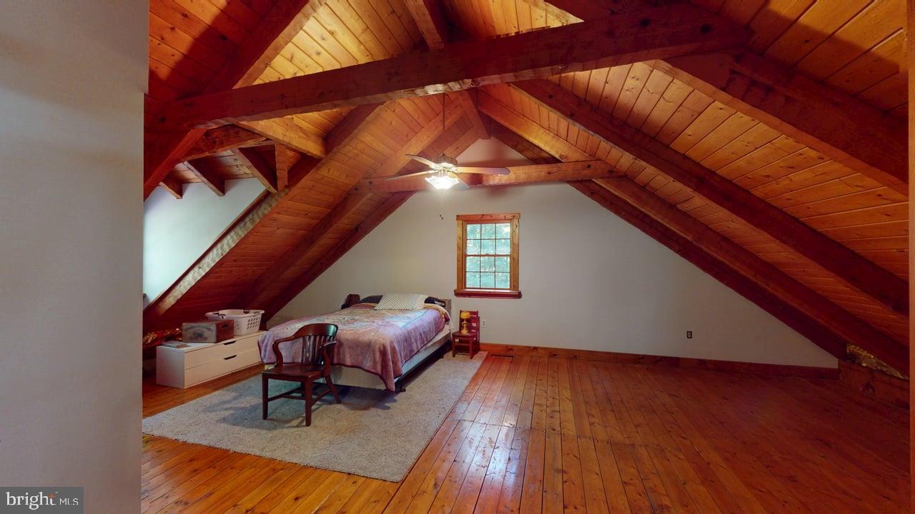 PARKS HOLLOW - Residential