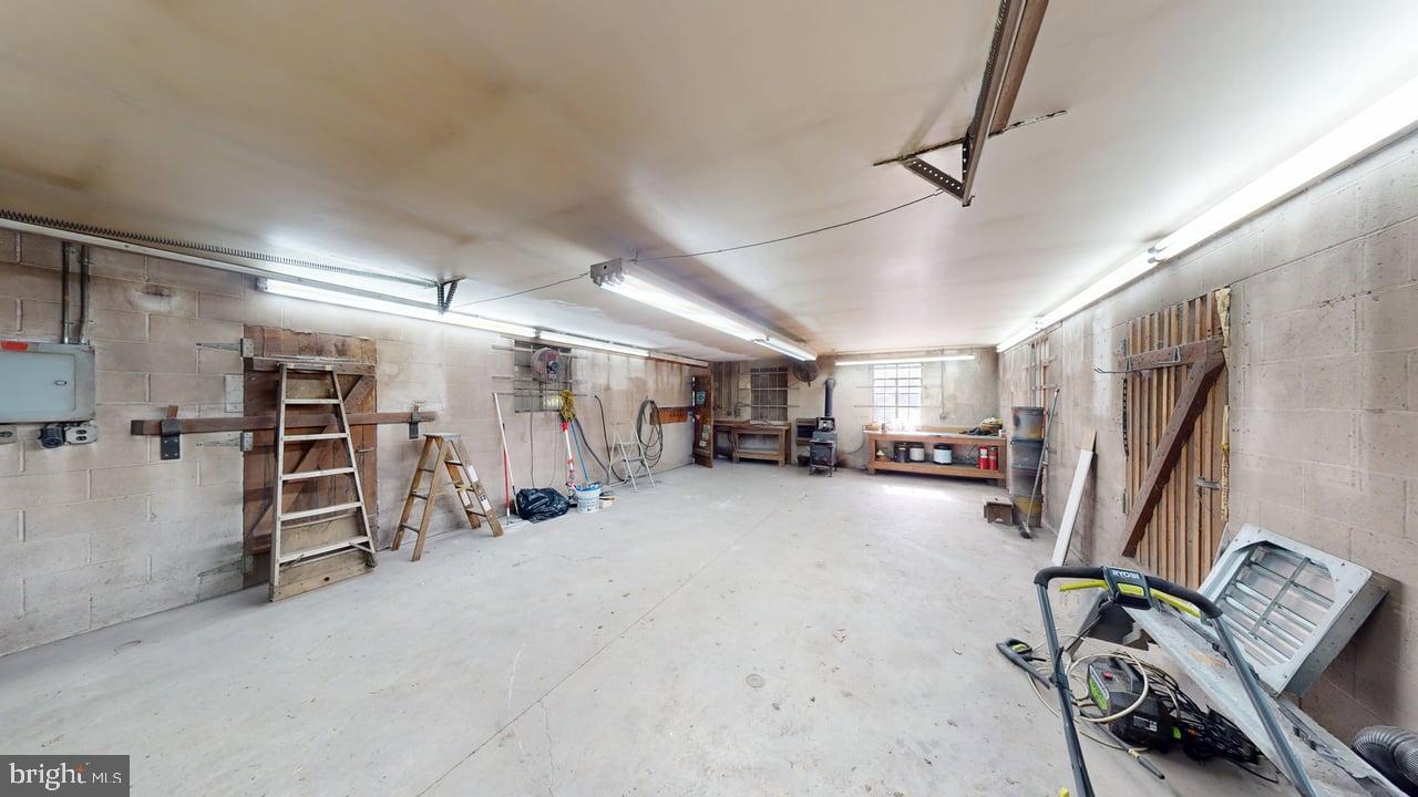 PARKS HOLLOW - Residential