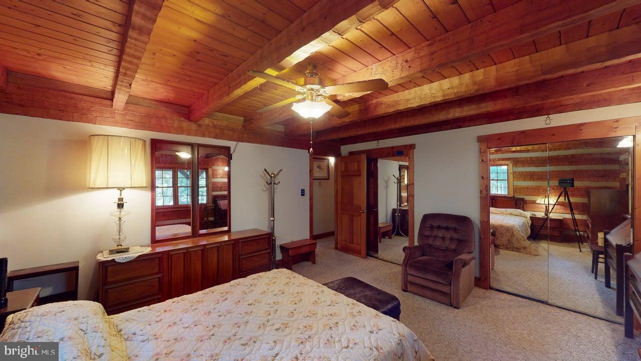 PARKS HOLLOW - Residential