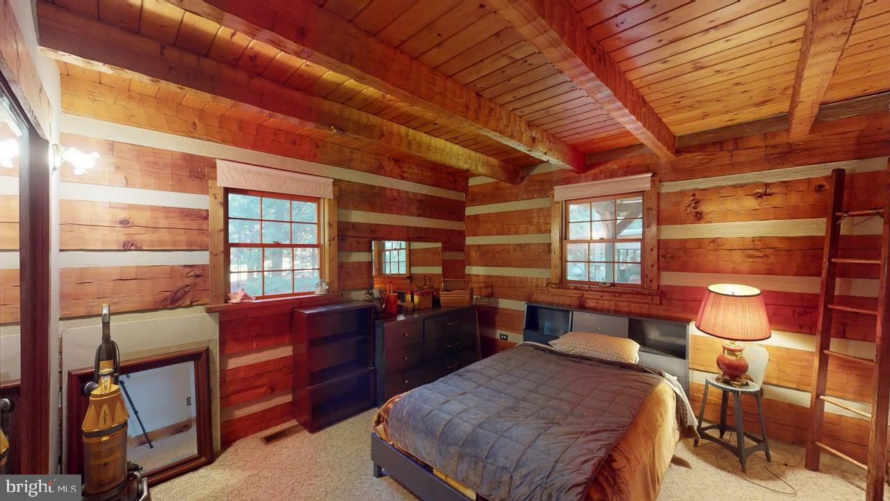 PARKS HOLLOW - Residential