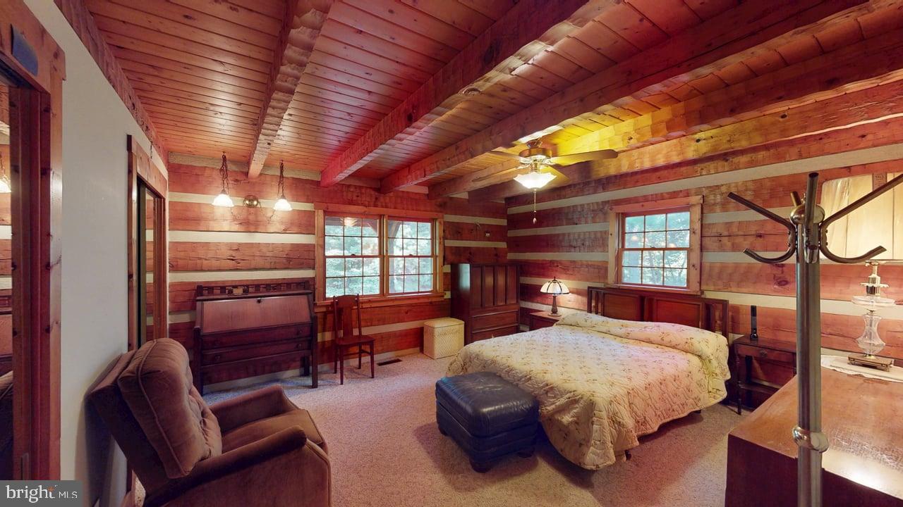 PARKS HOLLOW - Residential