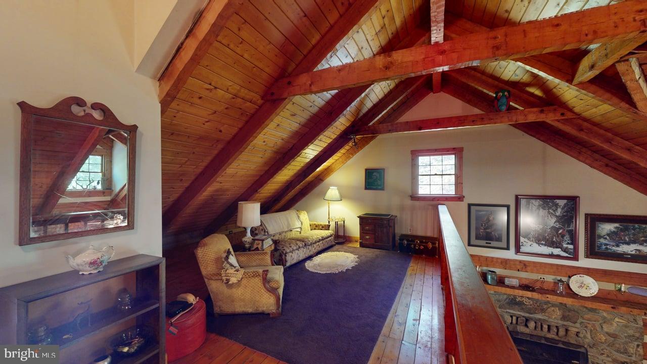 PARKS HOLLOW - Residential