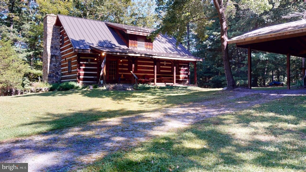 PARKS HOLLOW - Residential