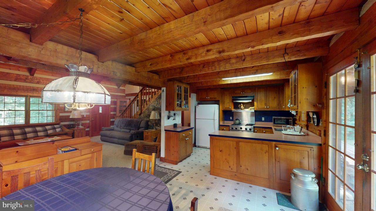 PARKS HOLLOW - Residential