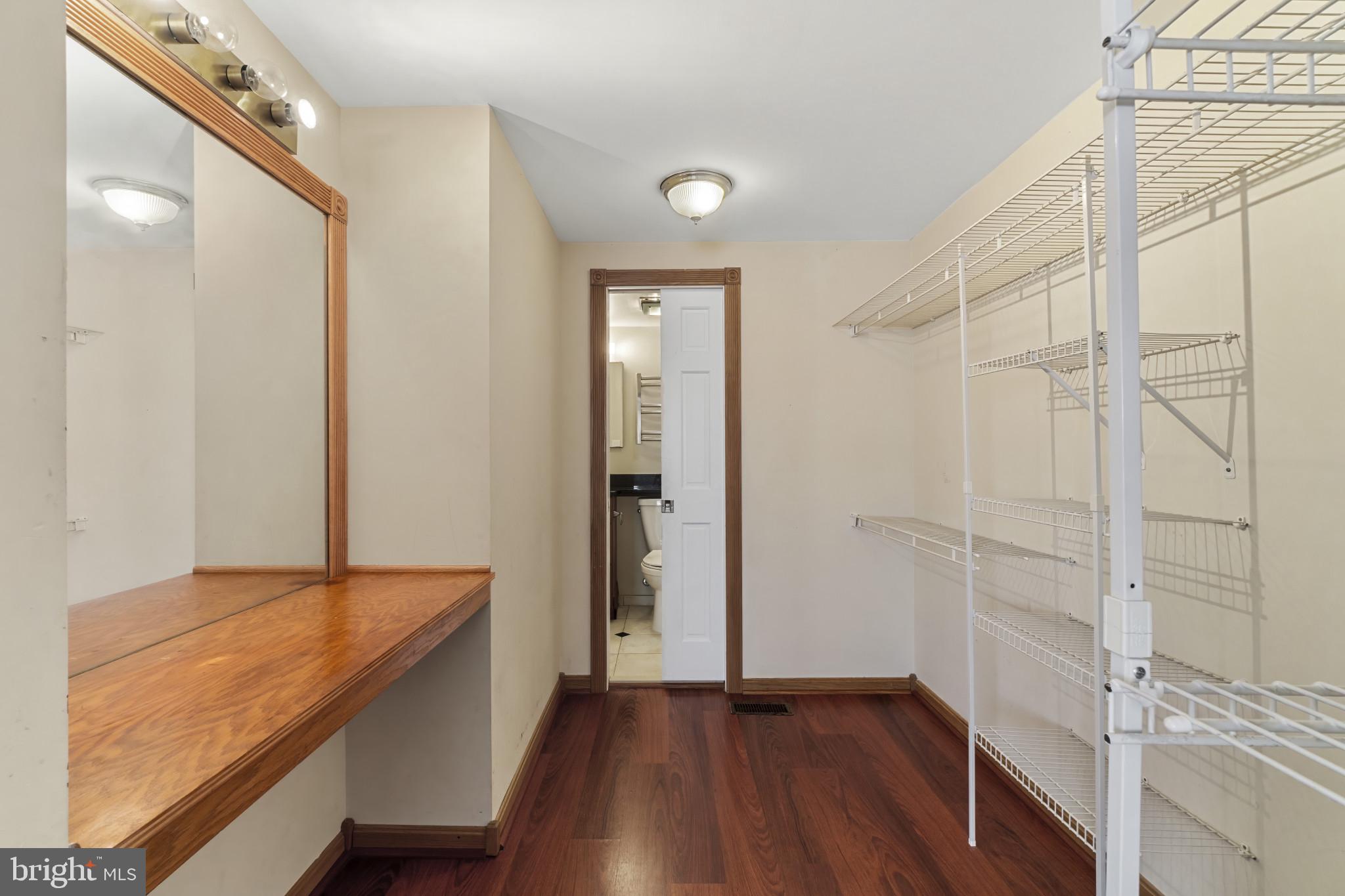 WOODSIDE SQUARE - Residential