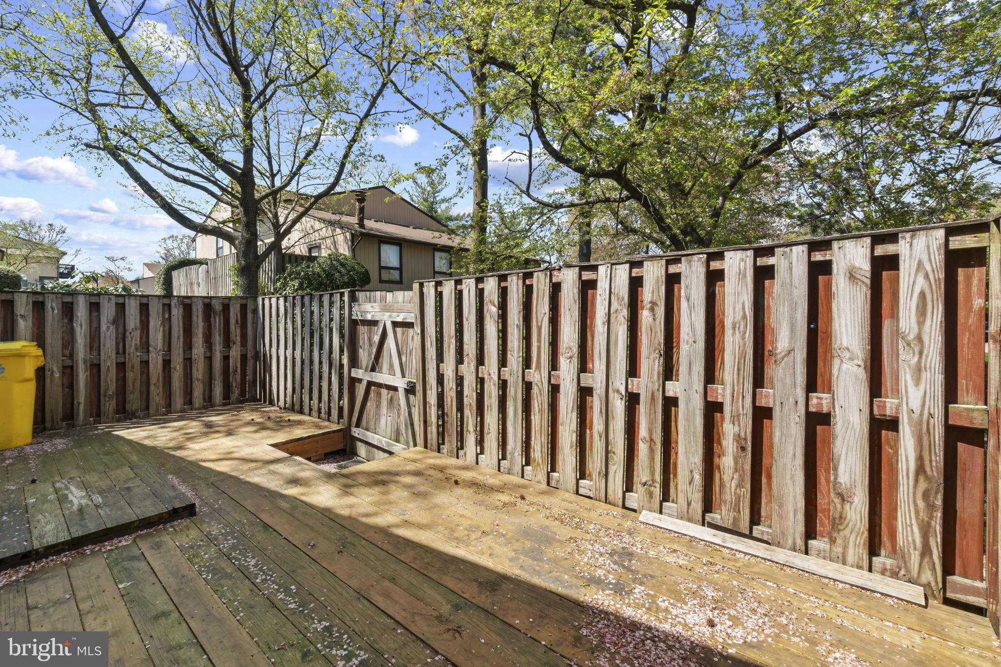 WOODSIDE SQUARE - Residential