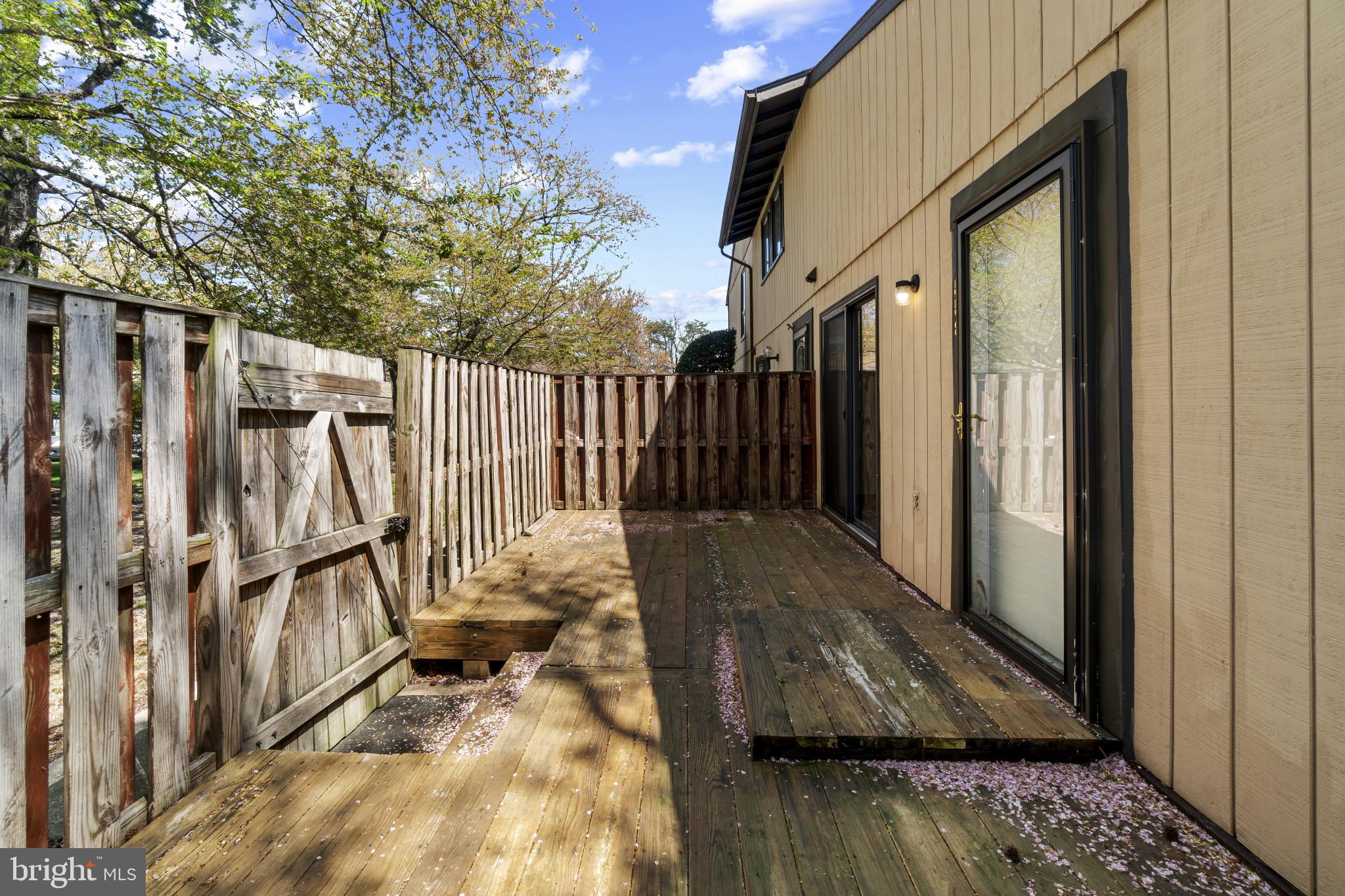 WOODSIDE SQUARE - Residential