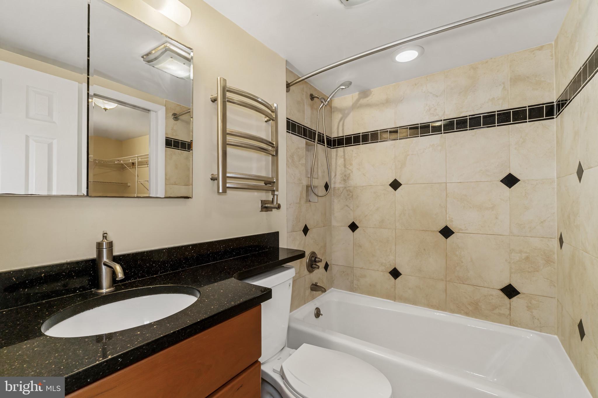 WOODSIDE SQUARE - Residential