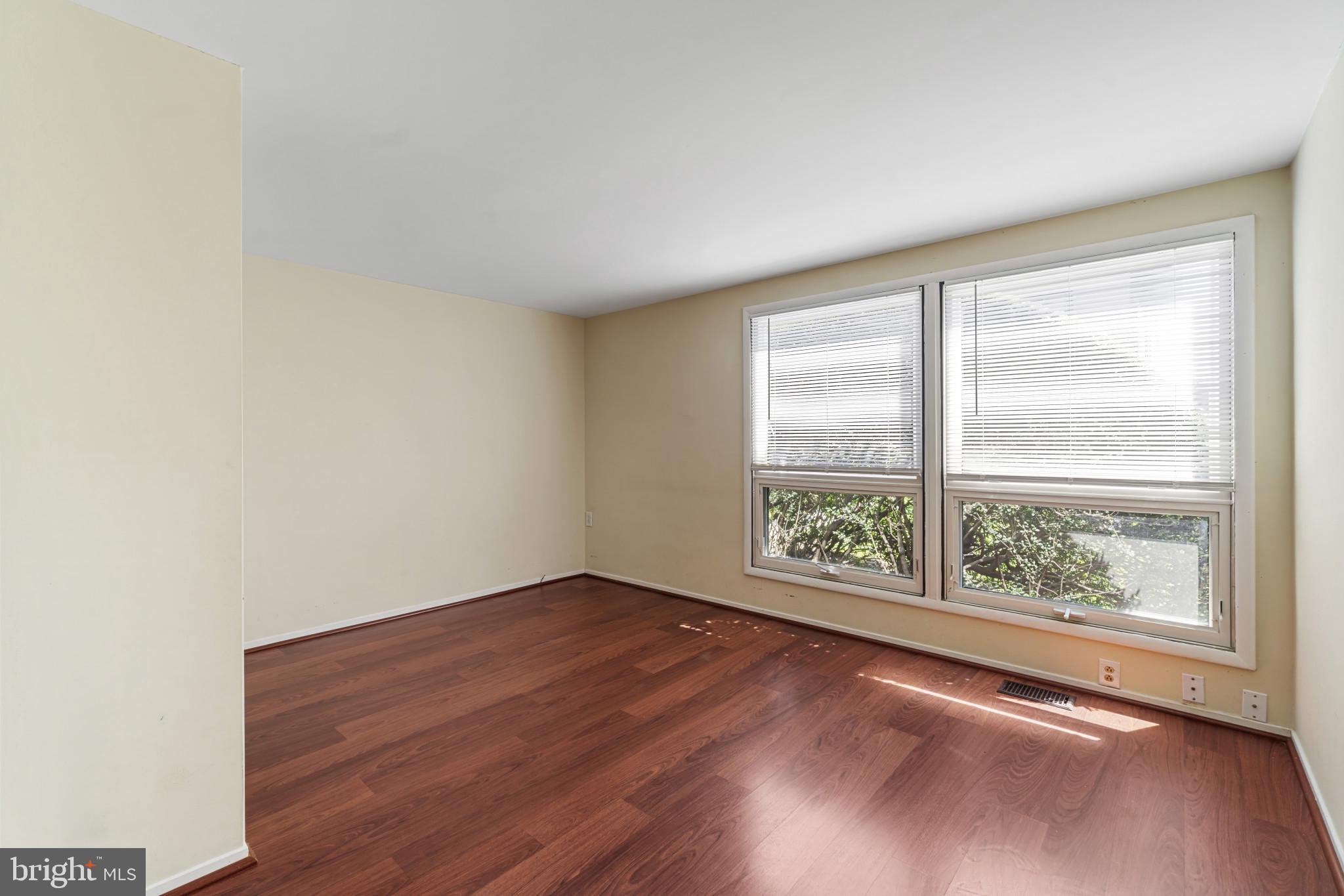 WOODSIDE SQUARE - Residential