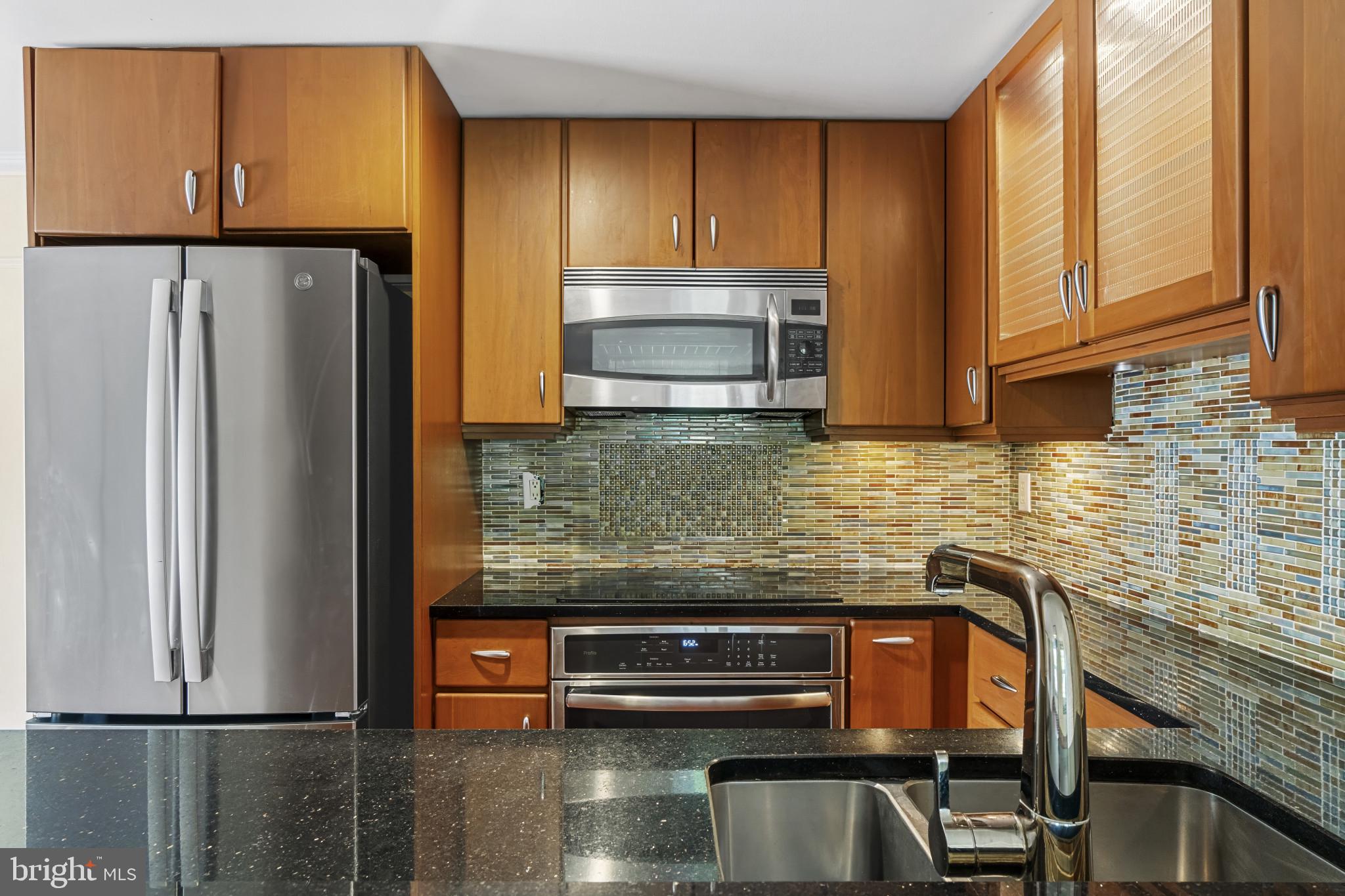 WOODSIDE SQUARE - Residential