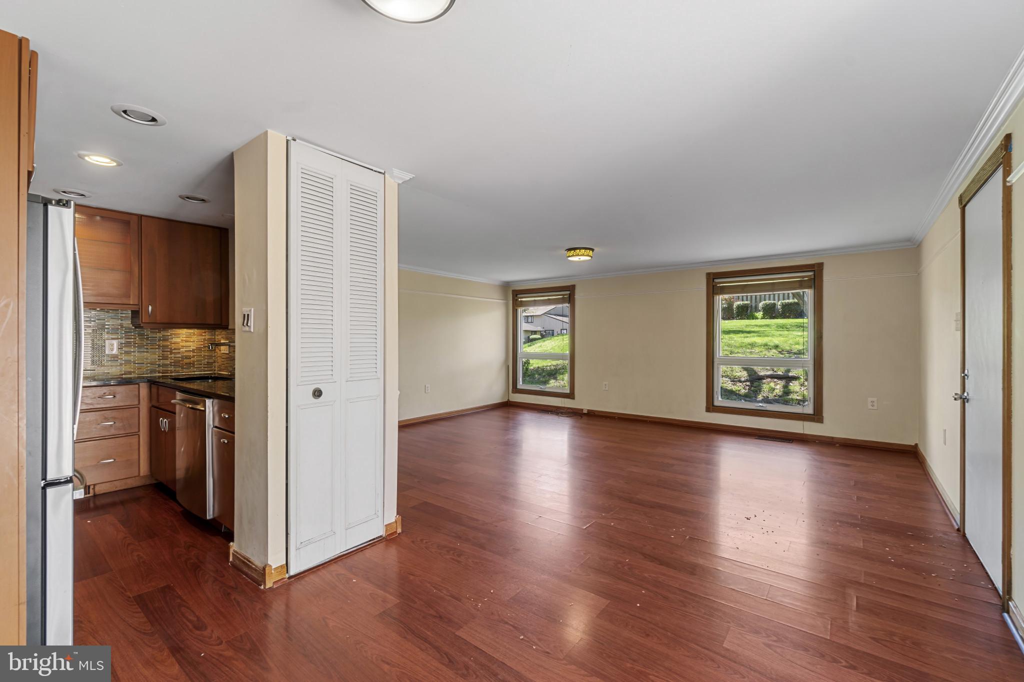 WOODSIDE SQUARE - Residential