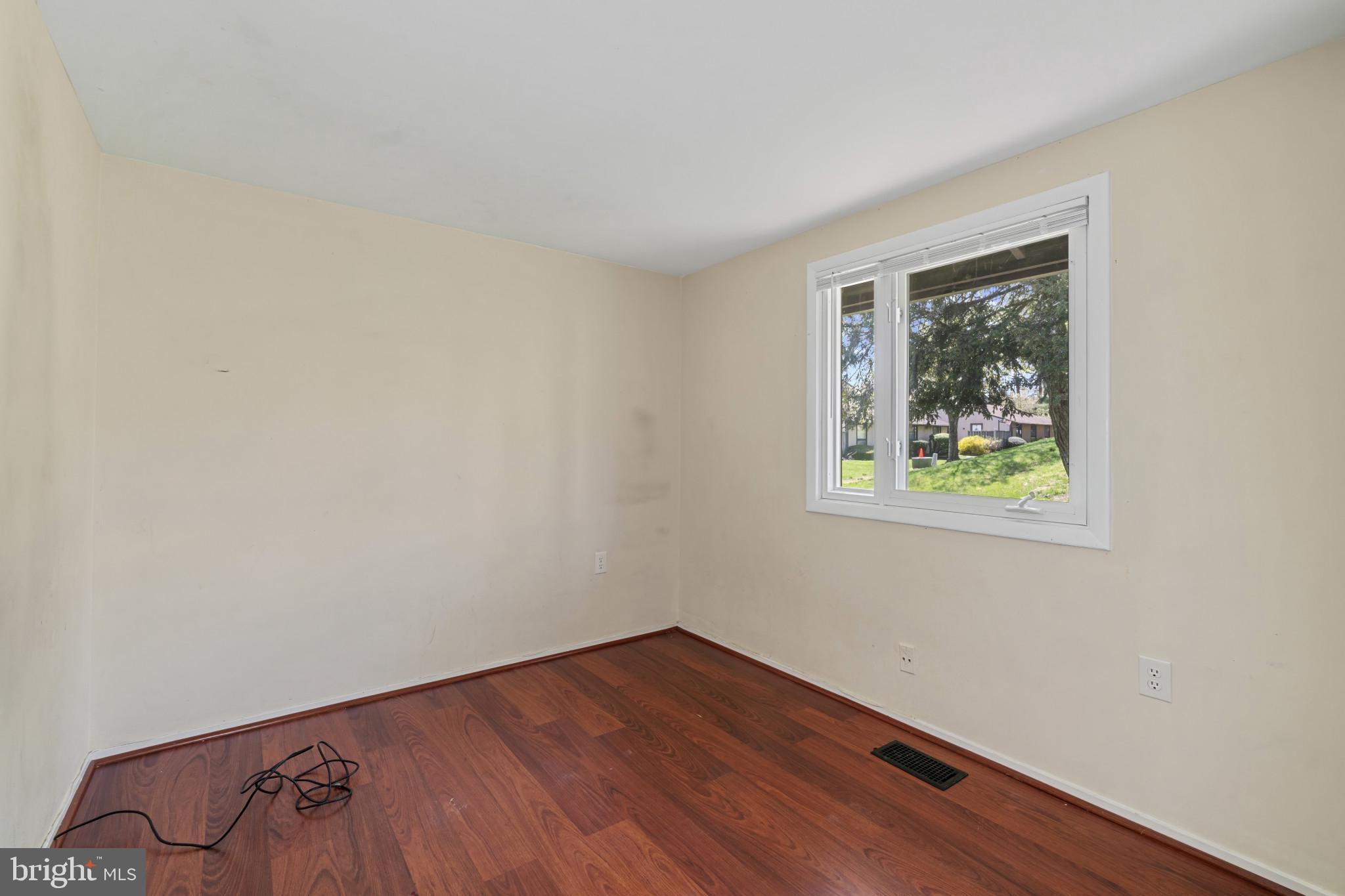 WOODSIDE SQUARE - Residential