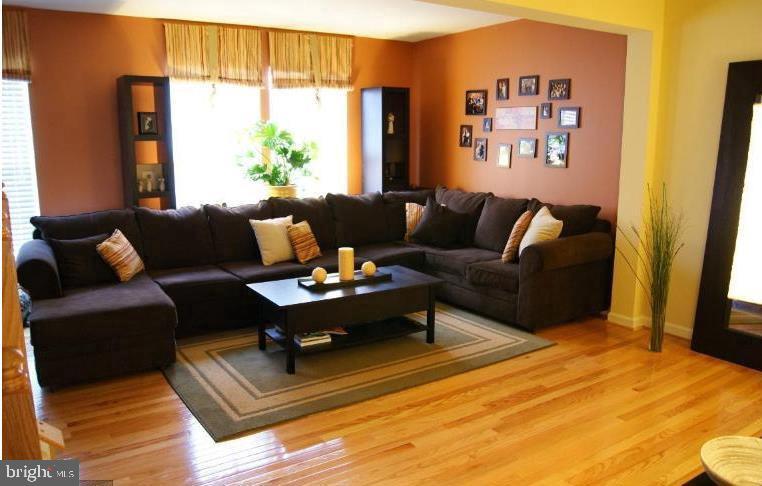 VILLAGE TOWNS - Residential