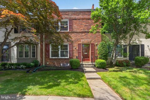 8426 GRENOBLE COURT SPRINGFIELD VA 22152