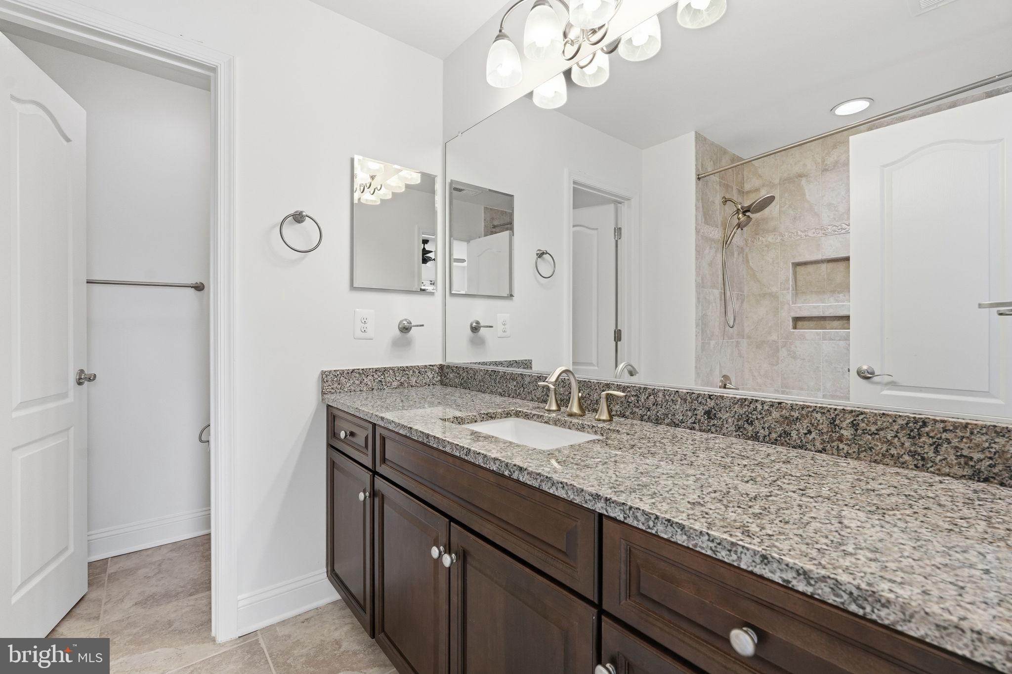 CLEARVIEW MANOR - Residential