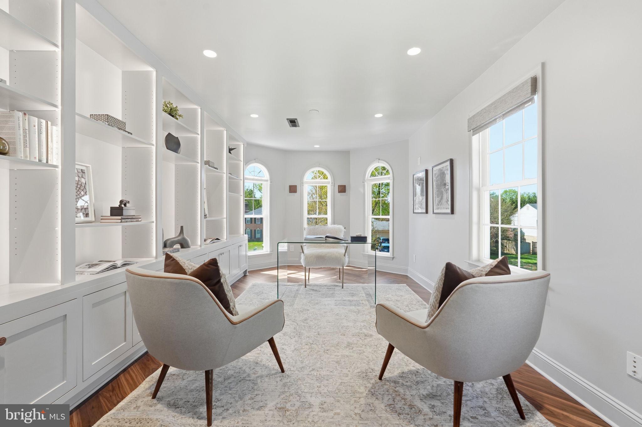 CLEARVIEW MANOR - Residential